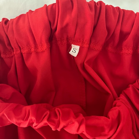 💥HP💥Gorgeous! Red Off-Shoulder Mini Dress - Picture 3 of 3